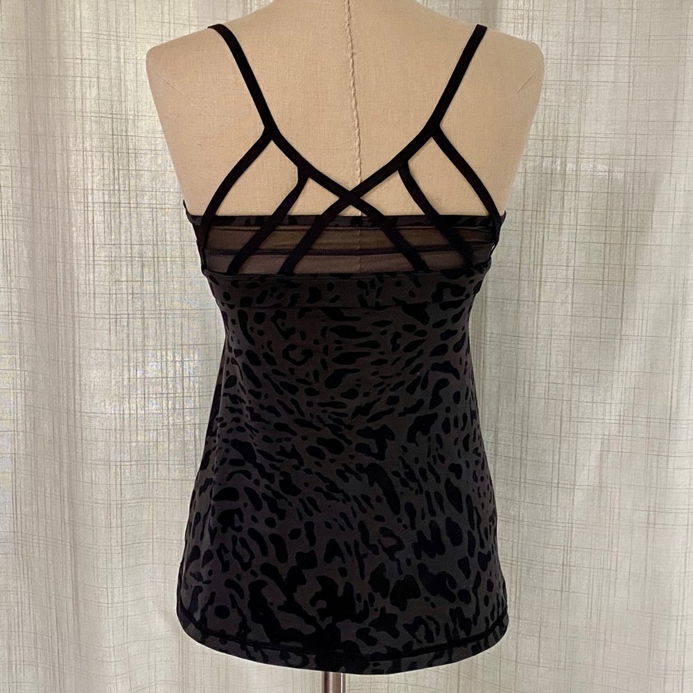 Lululemon Just Breathe Tank top NWOT black size 6